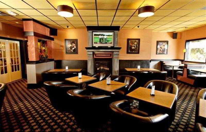 Best Western Cowichan Valley Inn Дункан Ресторан фото